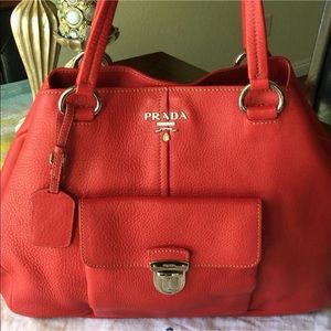 🌺Authentic Prada Vitello Daino Red satchel